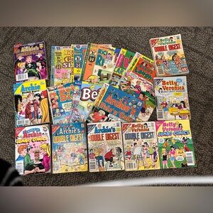 18 Vintage Archie Comics Bundle: Richie Rich, Betty & Veronica, Double Digests